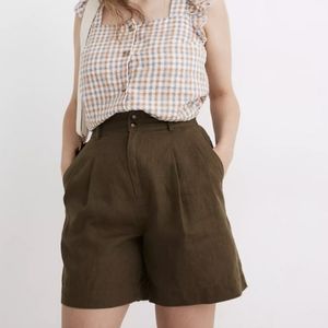 Madewell Long Pleated Linen Shorts in Kale
